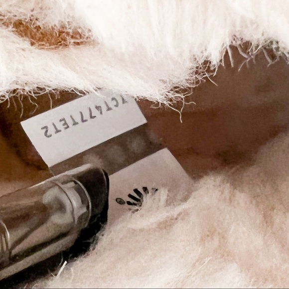 UGG W CLASSIC GEM MINI BOOT - Picture 10 of 16